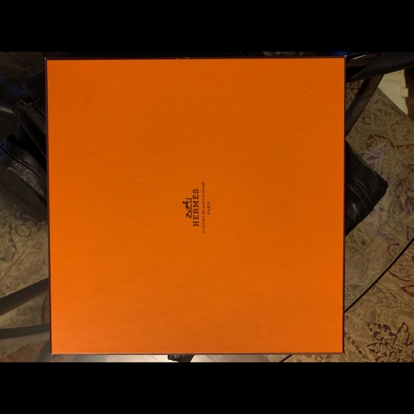Hermès Silk Scarf - Picture 2 of 3